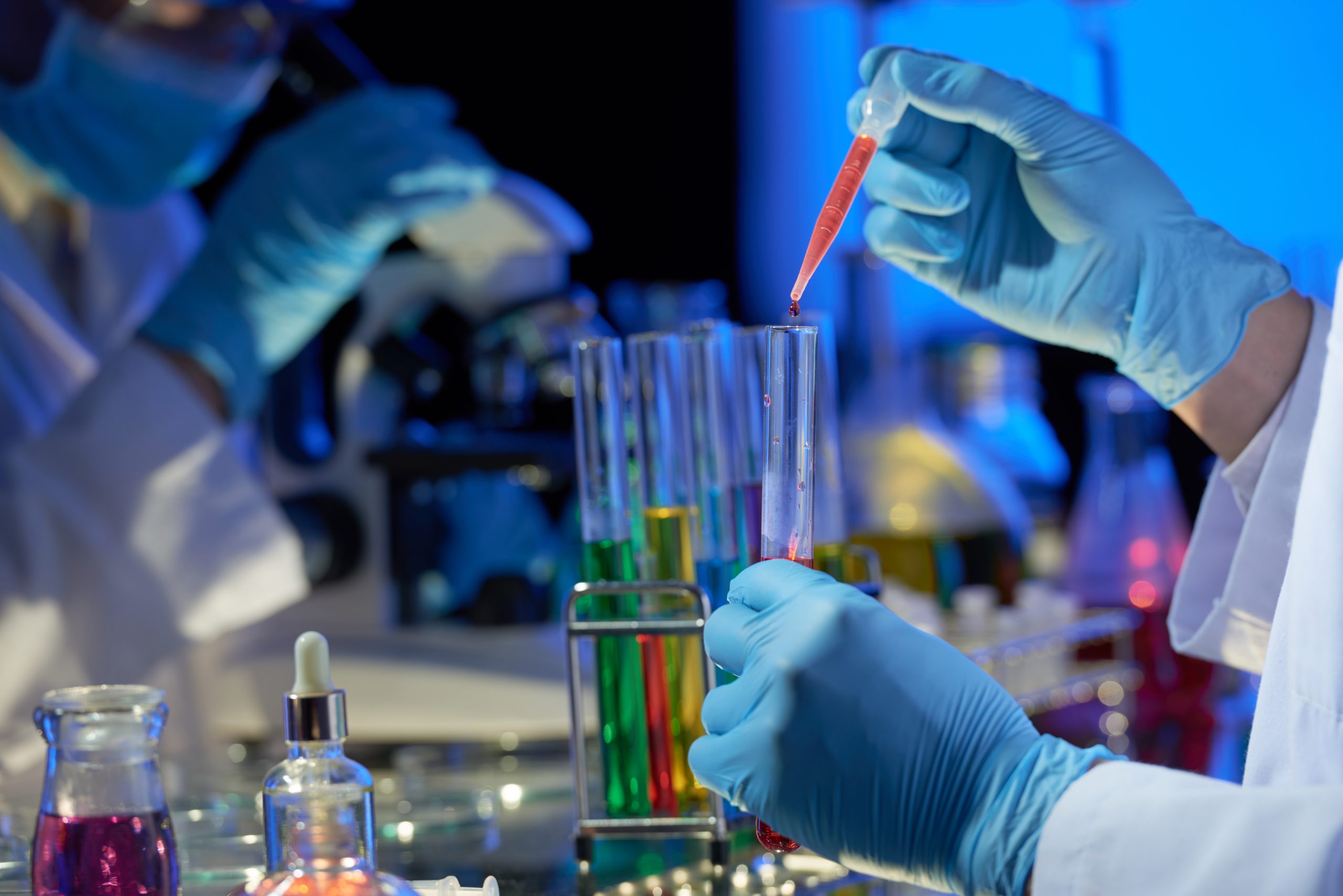 Segurança em laboratórios químicos: como fazer a gestão de perigos